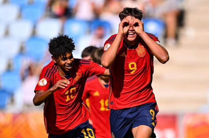 包含里程碑夜巴塞罗那回应争议；NBA总决赛今晚刷纪录；底气十足；球探报告显示潜力的词条